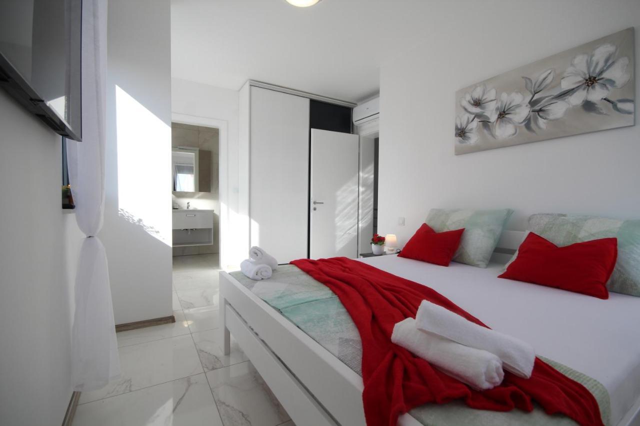 Villa Essenza - Luksuzne Kuce Za Odmor Vodice Kültér fotó