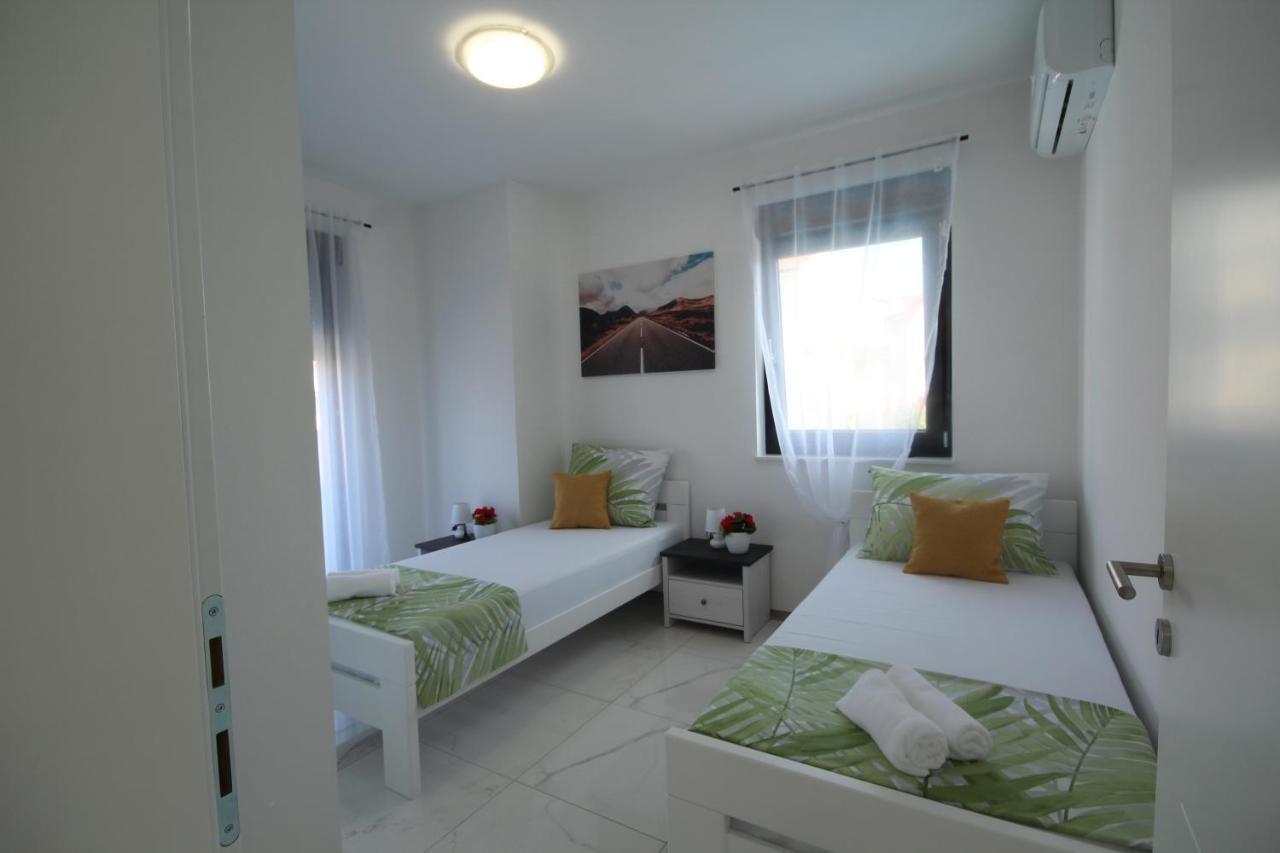 Villa Essenza - Luksuzne Kuce Za Odmor Vodice Kültér fotó